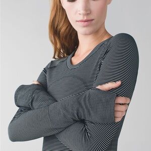 Lululemon Swiftly Tech Long Sleeve Crew - Tempo Stripe Black White - size 6
